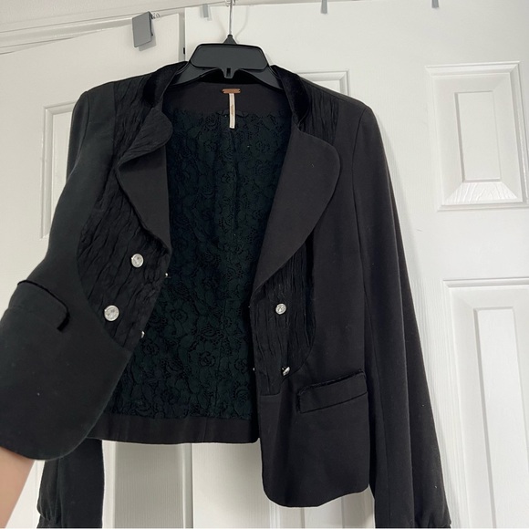 Free People Crop Tuxedo Blazer Jacket Black Lace Velvet Boho Grunge Goth Sz 4 - Picture 12 of 15